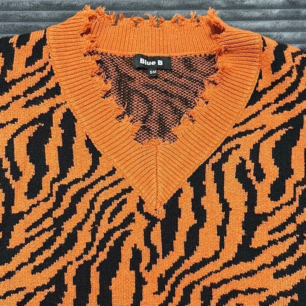 Blue B Tiger Print Knit Sweater Women’s Size S/M View 5
